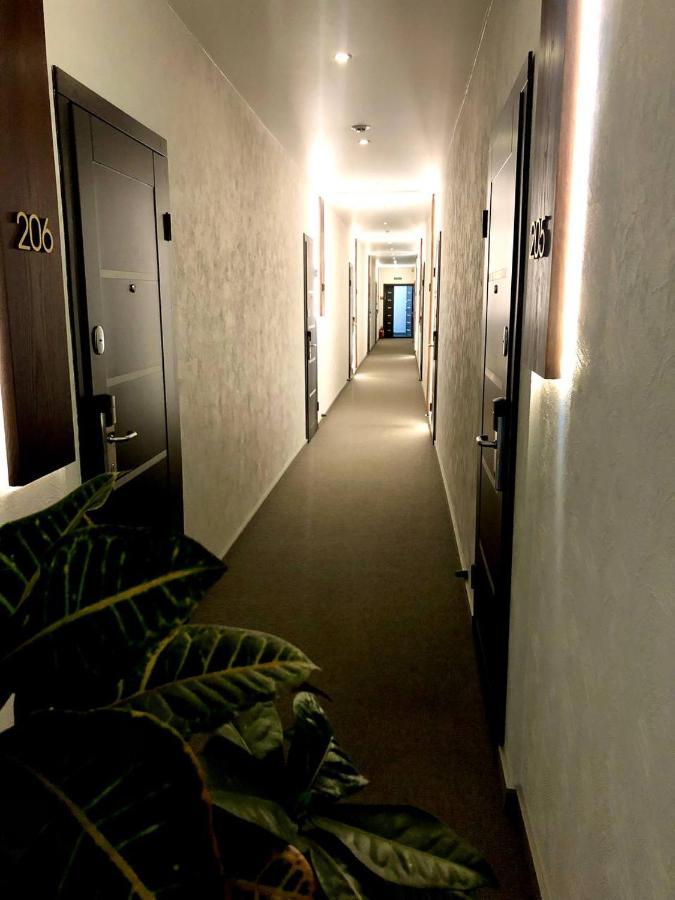 Space Apart Hotel Lutsʼk Esterno foto